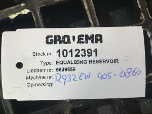 Liebherr Ausgleichsbehälter